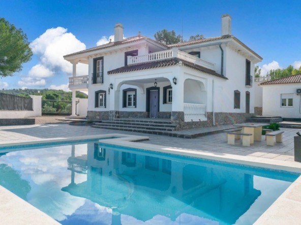 Villa met gasten verblijf te koop in Yecla Alicante