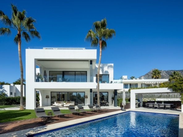 Luxe Vrijstaande Villa te Koop – The Golden Mile, Marbella